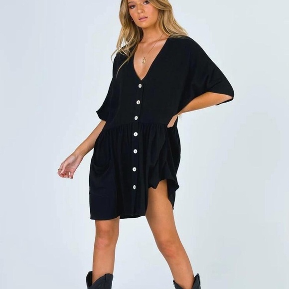 Princess Polly Dresses & Skirts - Princess Polly Sandy Mini Dress size S/M @